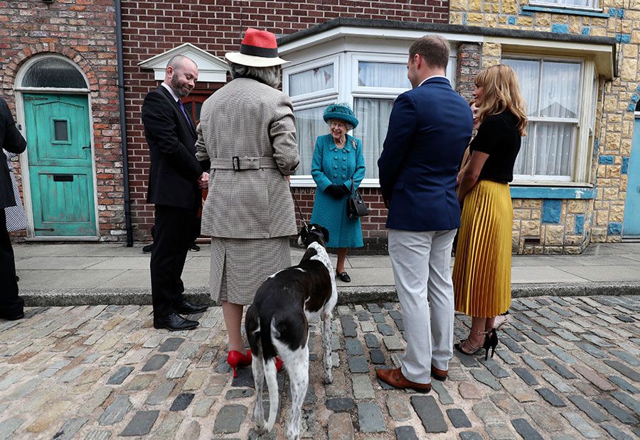 queen meets coronation street crew members