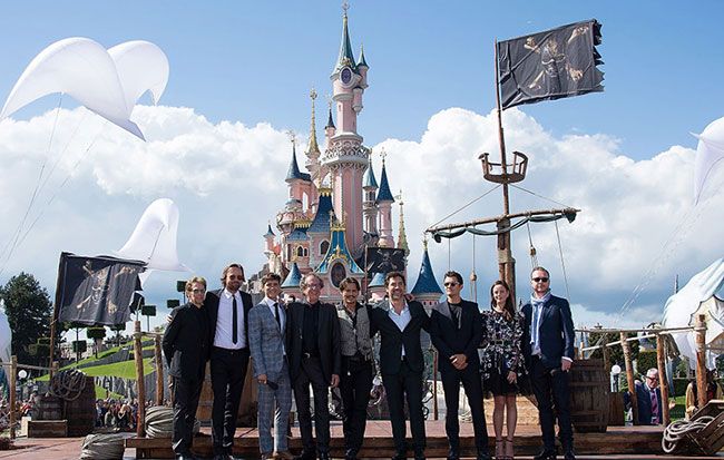 Pirates cast in Disneyland
