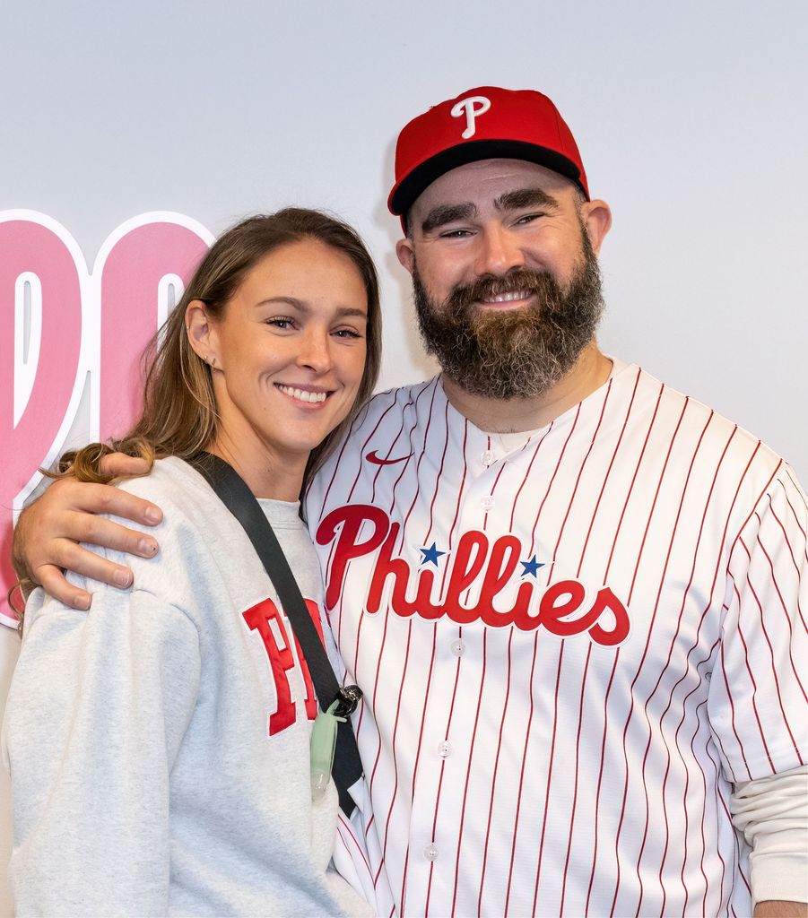 jason kelce kylie kelce hugging