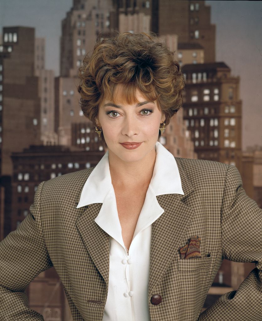 La star de NYPD Blue, Sharon Lawrence, 64 ans, fait une apparition intemporelle aux SAG Awards 3 Sharon en bleu NYPD