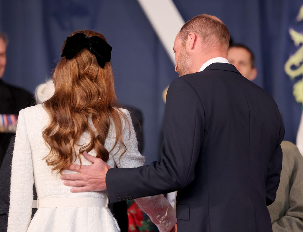 William y su mano en el concierto de Back Kate