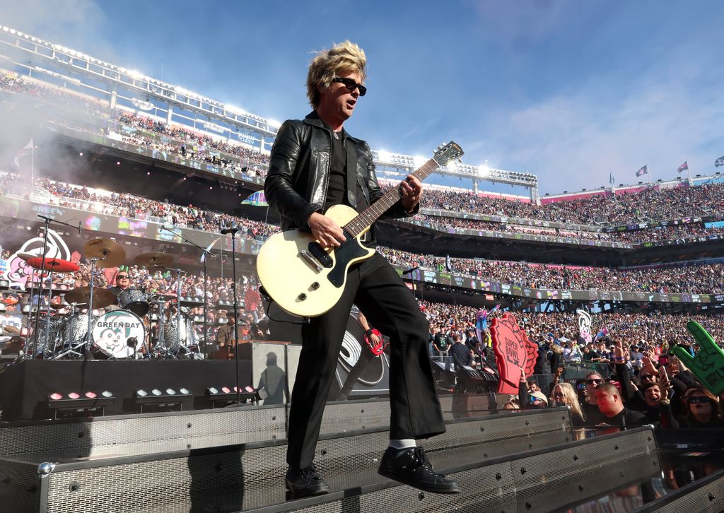 Le leader Billie Joe Armstrong a semblé larguer la bombe f sur scène