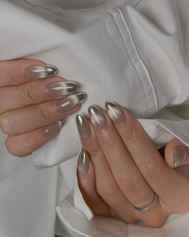 cclaracr pearlescent ombre cat eye nails