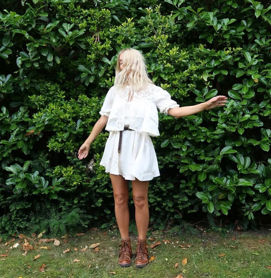 Holly Willoughby summer tan