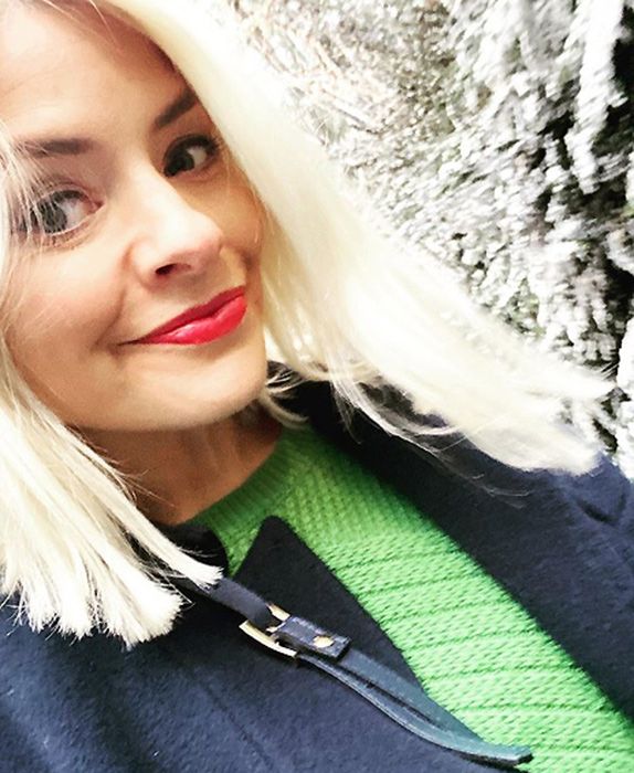 holly willoughby green jumper