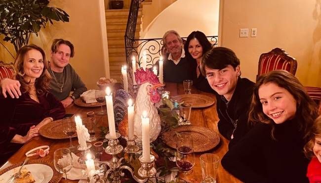 catherine zeta jones family thanksgiving