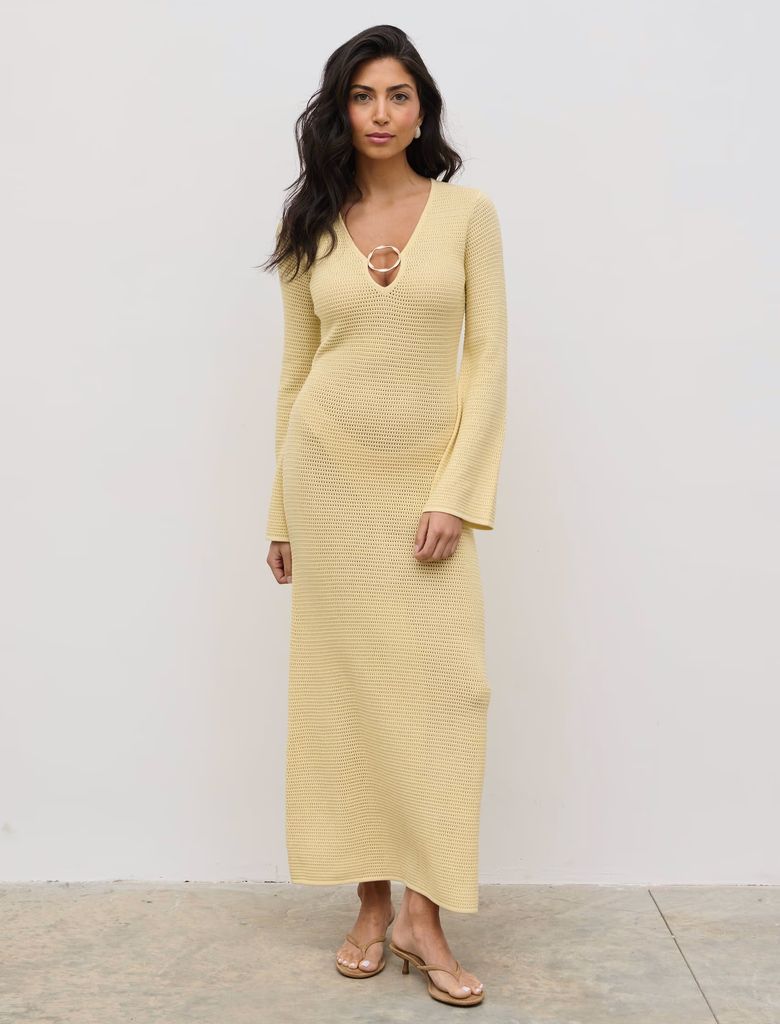 Jolie robe jaune somptueuse