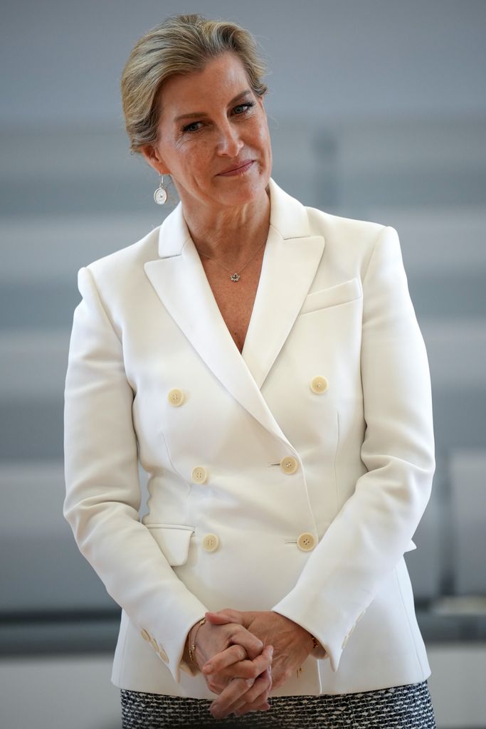 DUchess Sophie in white double-breasted blazer