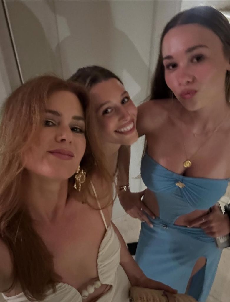 The actress spent her vacation with friends