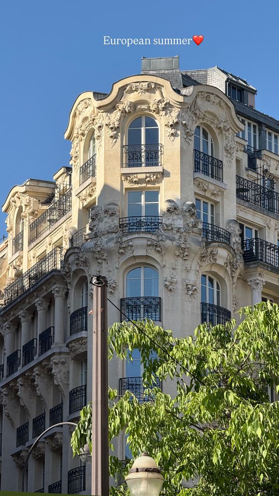 Dara jetted off to the French capital 