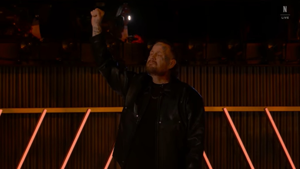 Jelly Roll is overwhelmed as he watches Bear Bailey perform on Star Search 