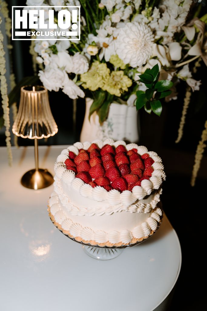 Alberto Rosende and Tessa Mossey's wedding cake