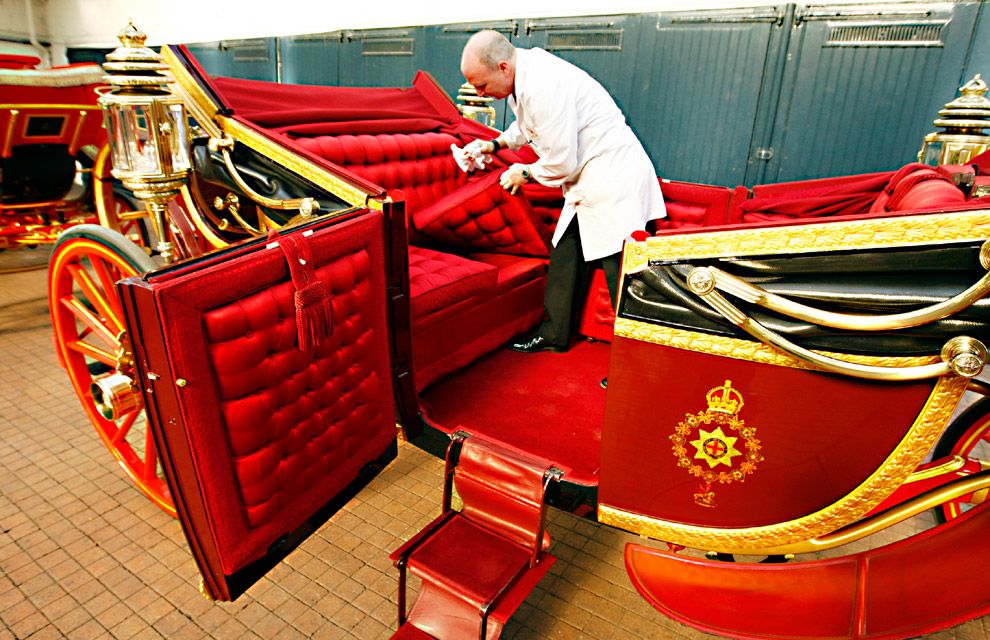 queen carriage1 