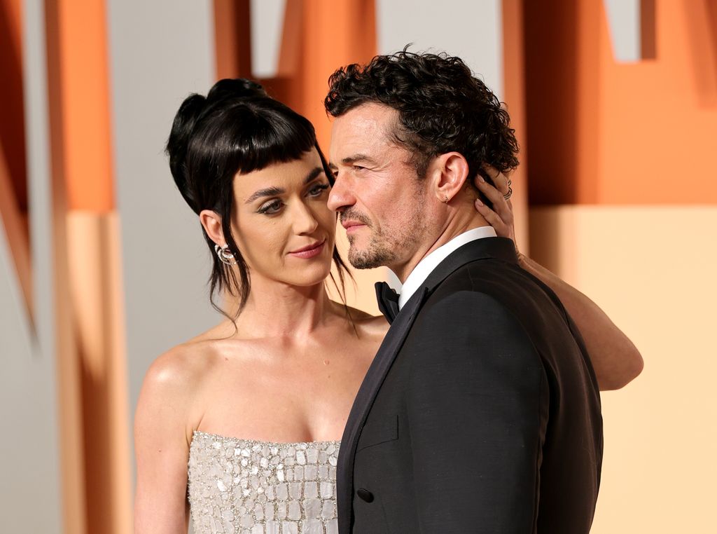BEVERLY HILLS, CALIFORNIA - MARCH 02: (L-R) Katy Perry and Orlando Bloom attend the 2025 Vanity Fair Oscar Party Hosted By Radhika Jones at Wallis Annenberg Center for the Performing Arts on March 02, 2025 in Beverly Hills, California.  (Photo by Neilson Barnard/Getty Images for Vanity Fair)