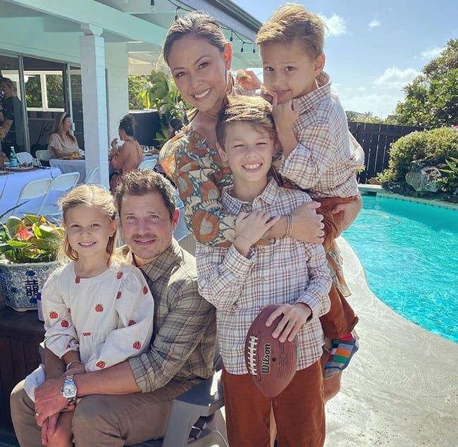Vanessa Lachey and husband Nick Lachey with their three children