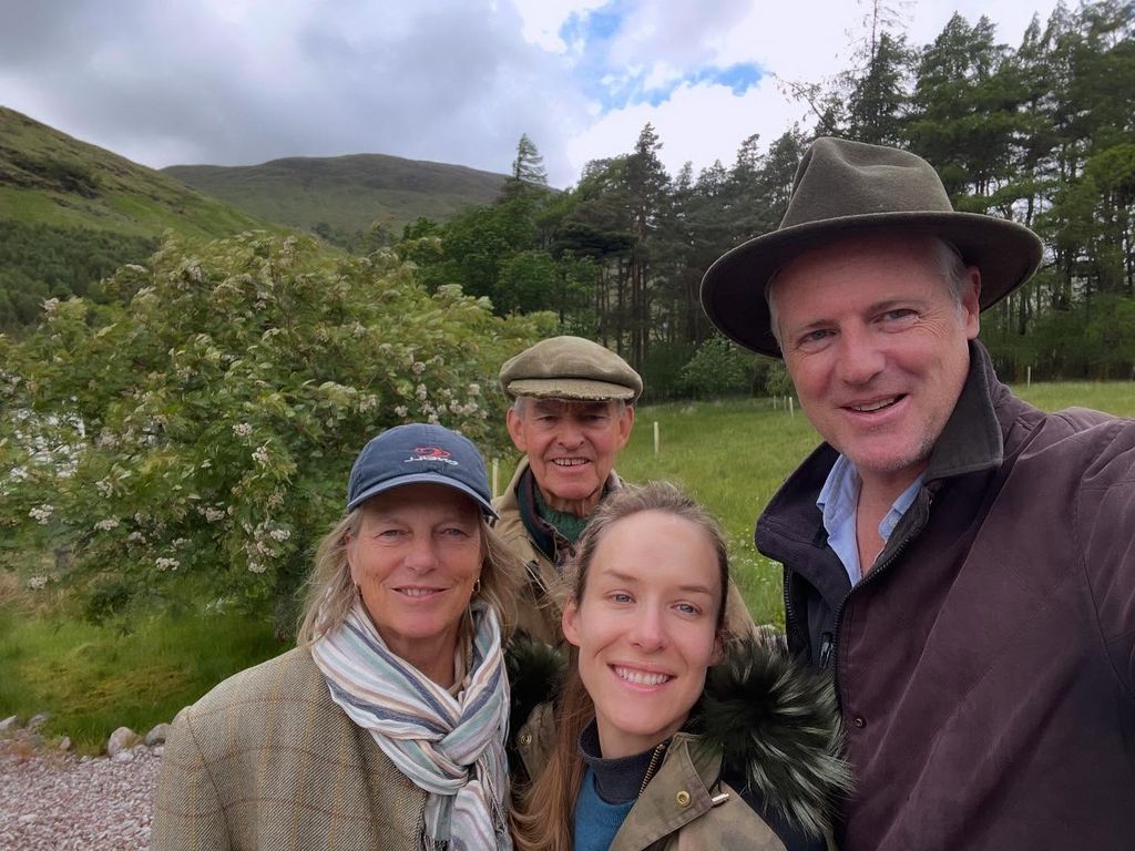 selfie outside featuring hum fleming, her parents and zac goldsmith in tweed and hats 