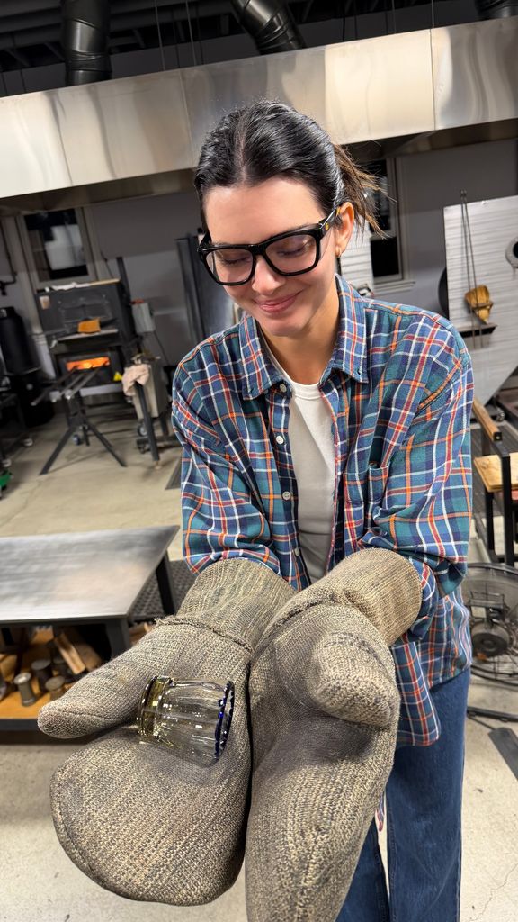 Her casual-cool look is so easy to recreate