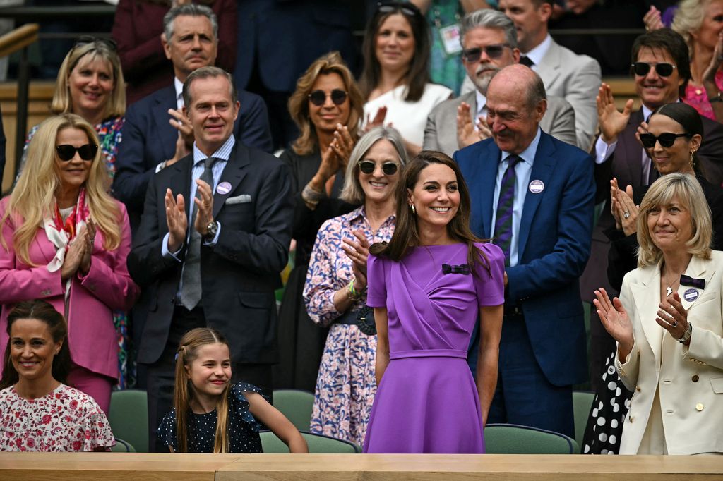 princess kate receives standing ovation at wimbledon