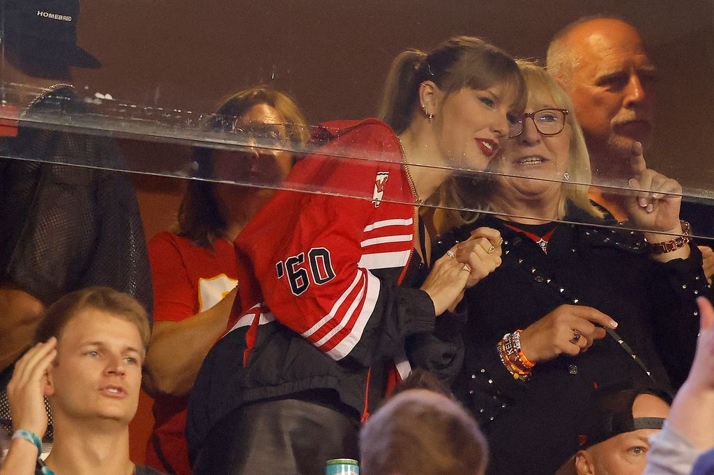  Taylor Swift and Donna Kelce look on before the game 