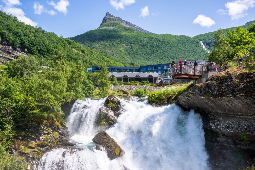 Hotel Union and waterfall in Geiranger