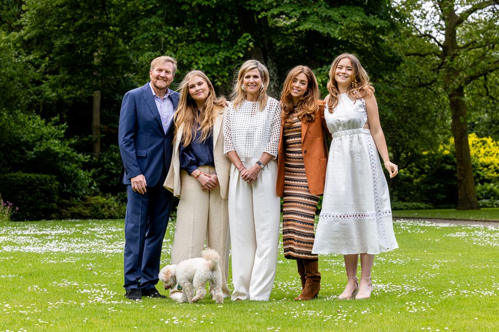 The King and Queen with their daughters - Catharina-Amalia, Alexia and Ariane