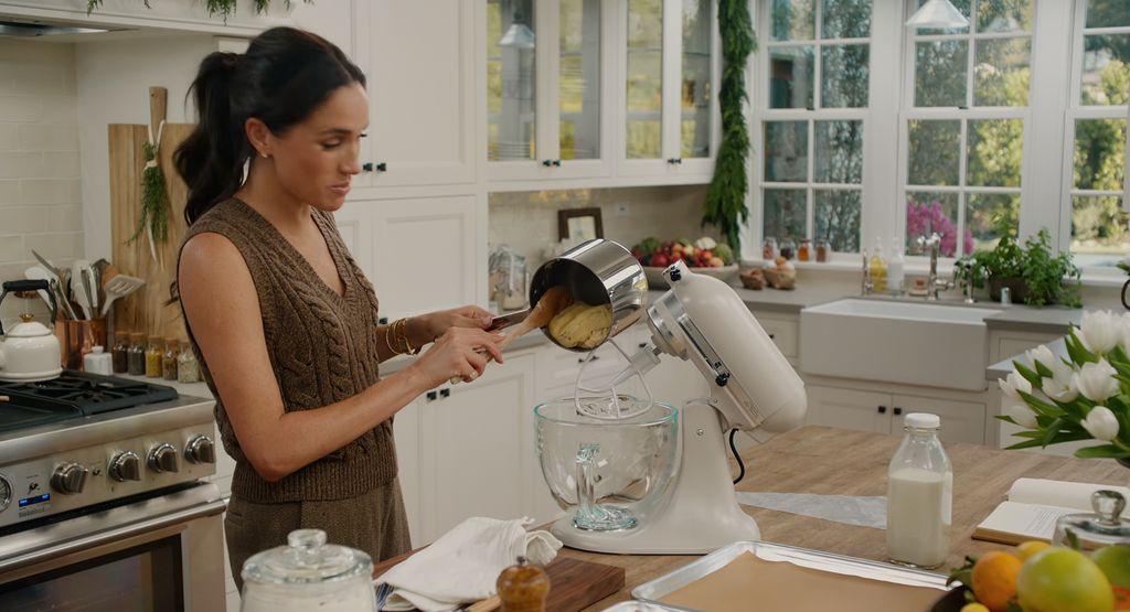 Meghan Markle tank top on With Love, Meghan: Holiday Celebration