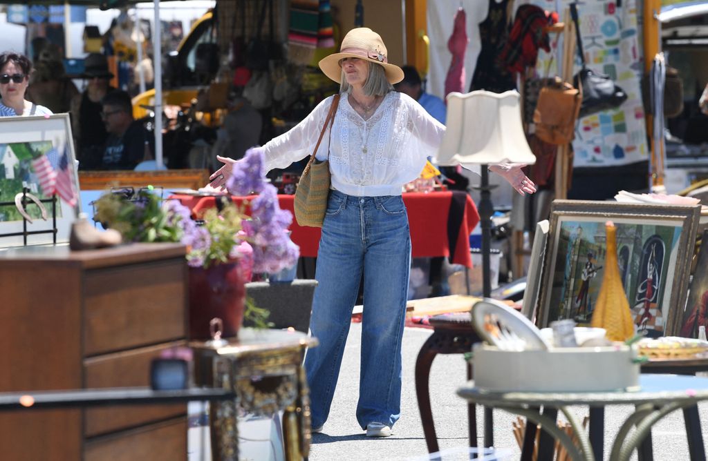 Mark Harmon and Pam Dawber channel their inner Mark and Mindy as they shop for antiques at a vintage flea market together in Santa Monica, California on Sunday. Pam, who played Mindy on the famed hit T.V. show Mork and Mindy with Robin Williams, has been married to Mark since 1987.
30 Jun 2024