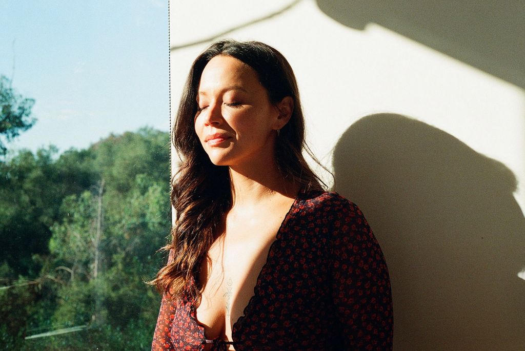 Melissa O'Neill poses for a photoshoot
