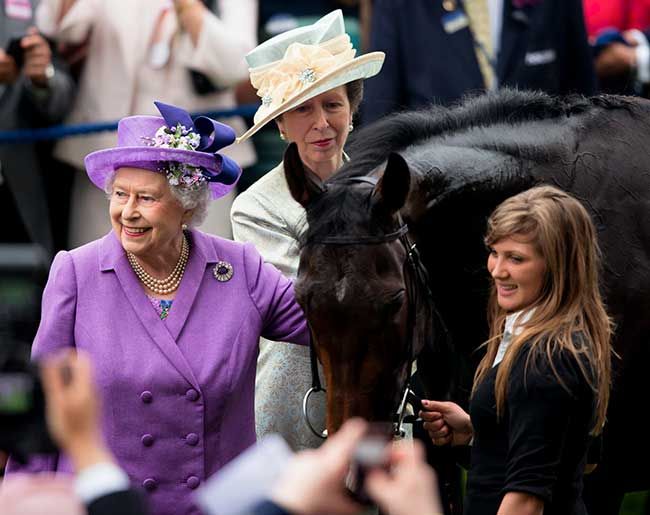 the queen race horses