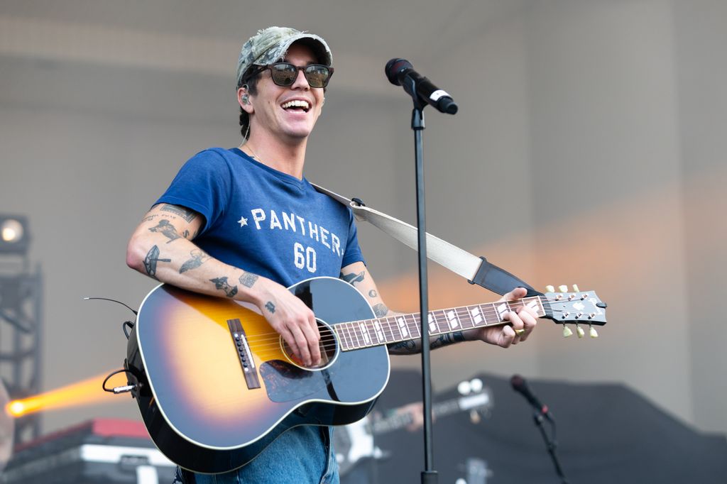 Le modèle de rôle se produit sur scène pendant Lollapalooza à Grant Park le 31 juillet 2025 à Chicago, Illinois. (Photo de Natasha Mustache / Getty Images)