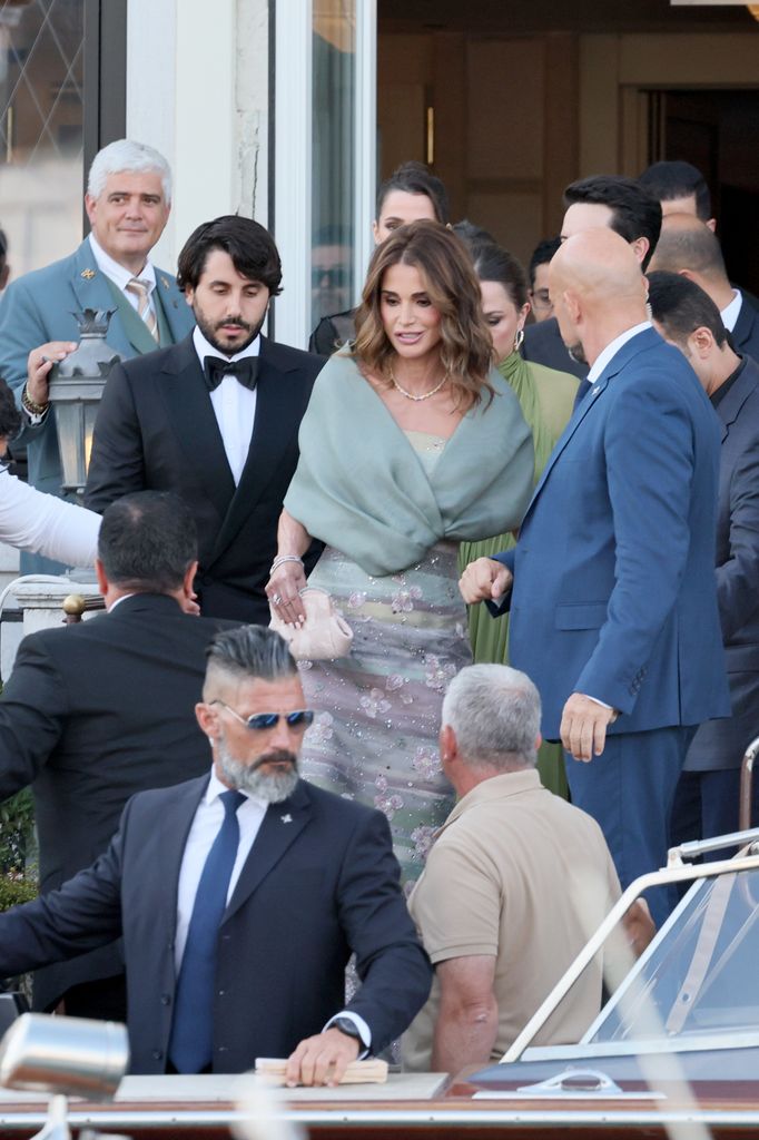  Queen Rania looked stunning