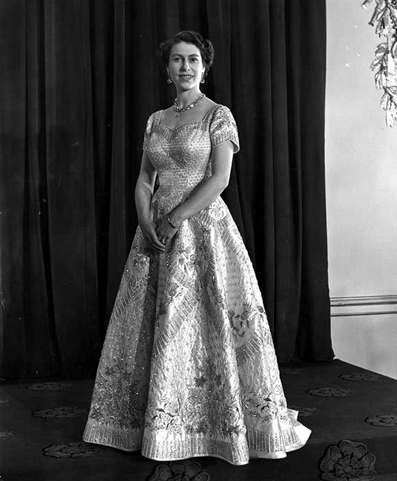 queen elizabeth white coronation gown