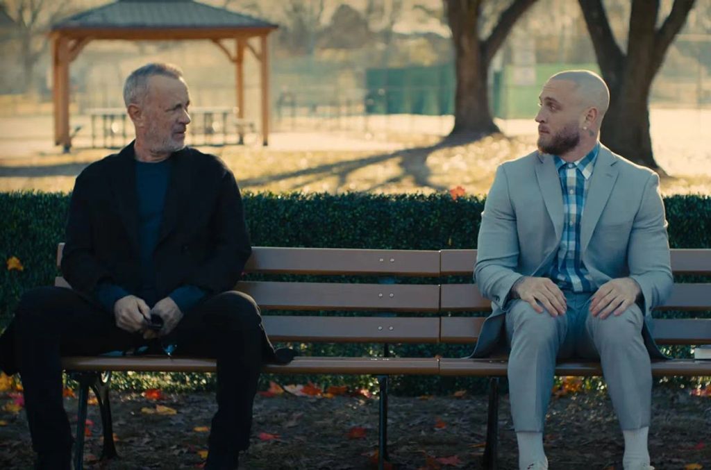 Tom Hanks et Chet Hanks dans le clip de You Better Run