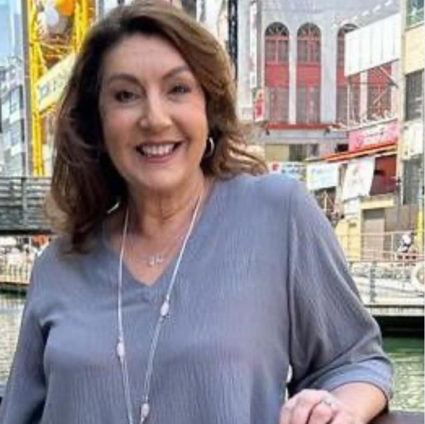 Jane McDonald in a grey jumper