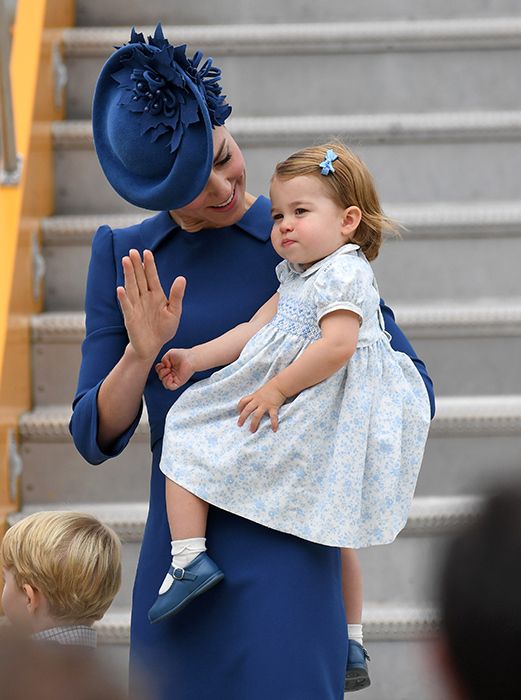 kate middleton teaching princess charlotte how to wave