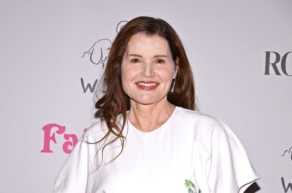 geena davis white dress smiling