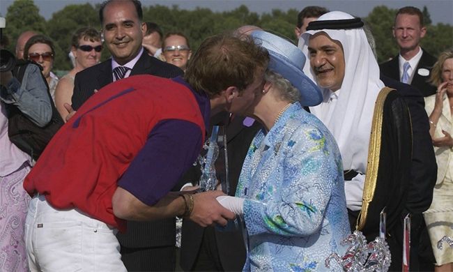 prince william kisses the queen