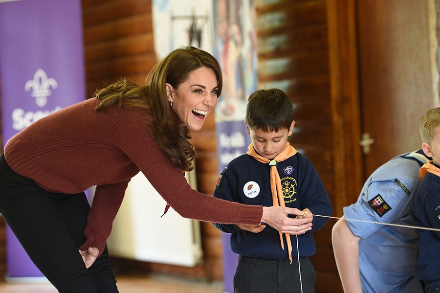 kate middleton scouts playing children