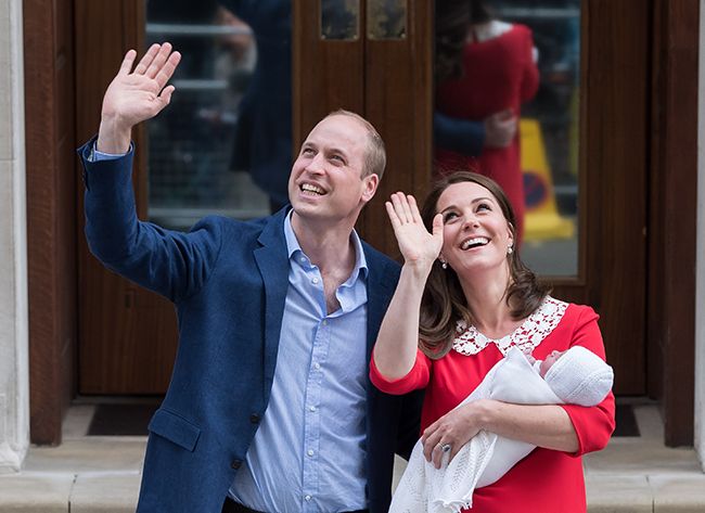 kate middleton royal baby waving