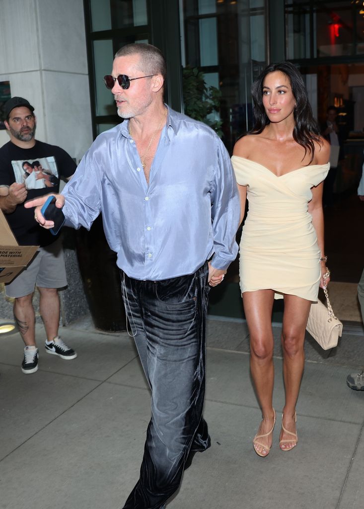 Brad Pitt e Infes de Mamon para dejar de caminar a mano