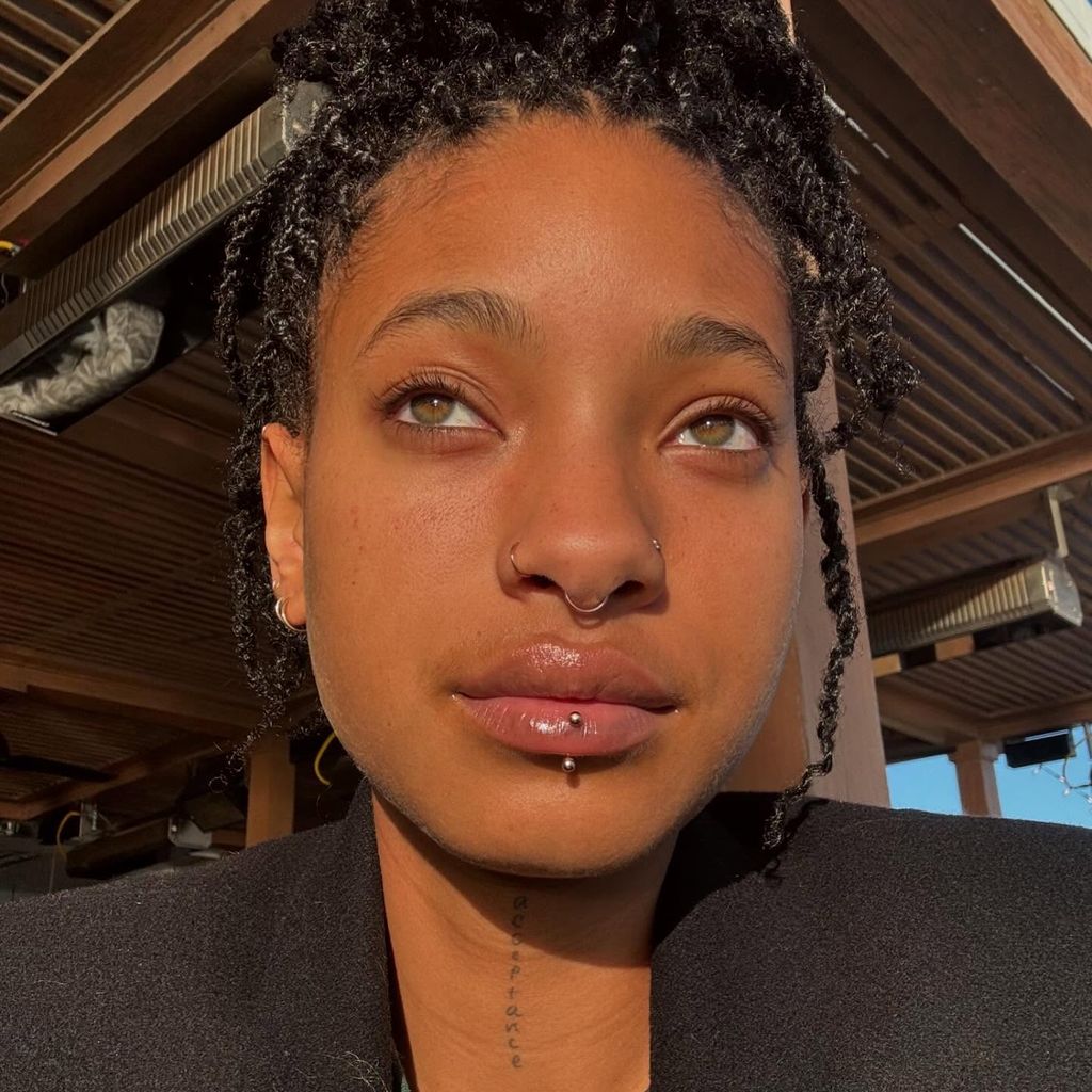 willow smith selfie