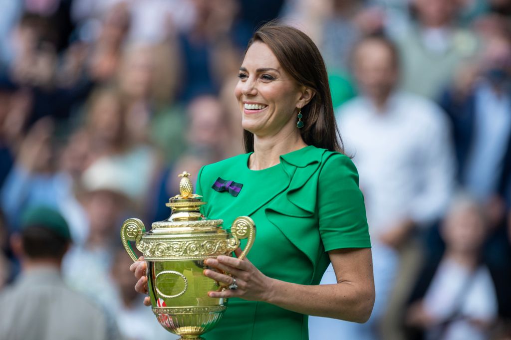 Kate Middleton holding men's trophy at Wimbledon 2023