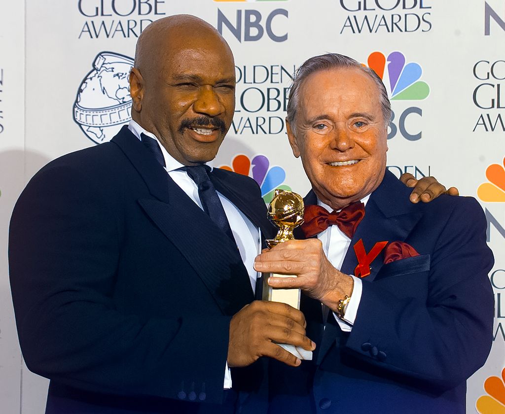 Winner Ving Rhames with Jack Lemmon backstage, after Rhames gave Jack Lemmon his Award at the 55th Annual Golden Globes Awards Show, January 18, 1998 in Beverly Hills, California.