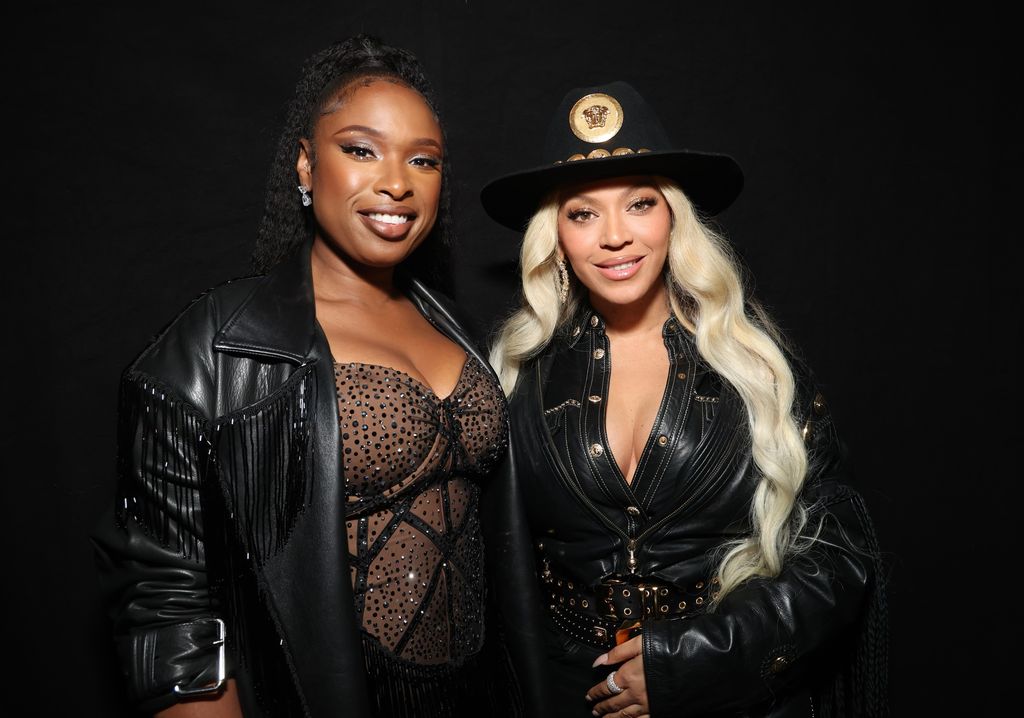  Jennifer Hudson and Beyonce pose backstage during the 2024 iHeartRadio Music Awards at Dolby Theatre in Los Angeles, California on April 01, 2024. Broadcasted live on FOX