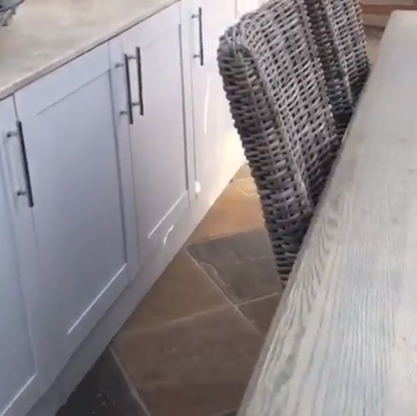 4 Lorraine Kelly kitchen house