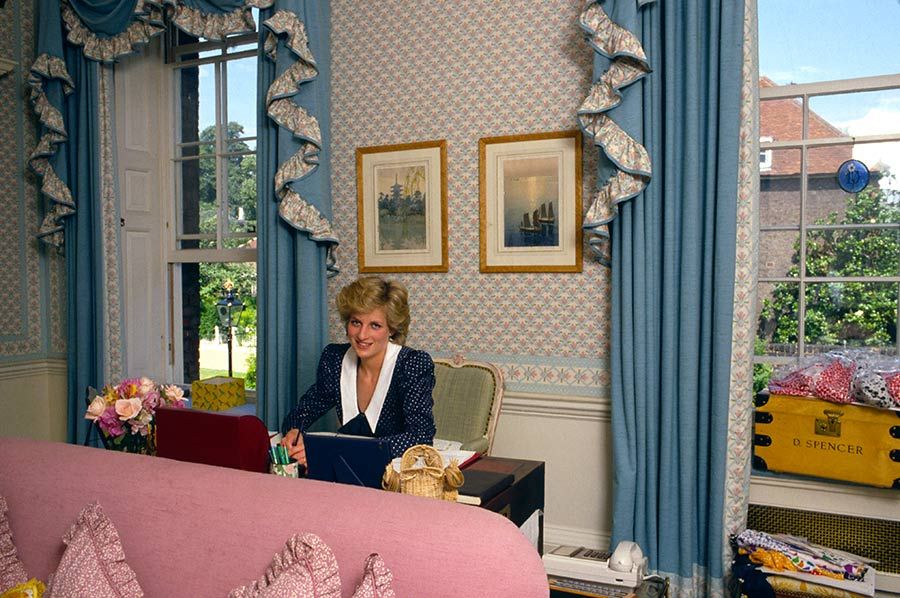 5 Princess Diana desk Tim Graham