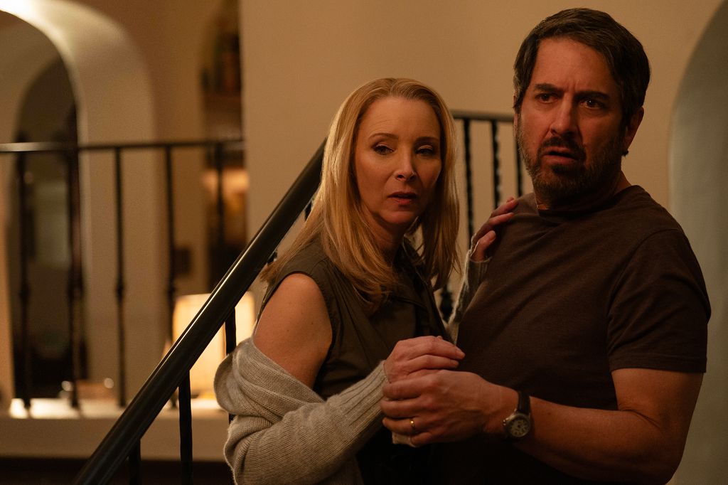 Lisa Kudrow as Lydia and Ray Romano as Paul in No Good Deed