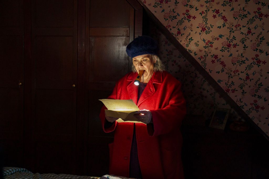 Debbie Fendon (Dawn French) 