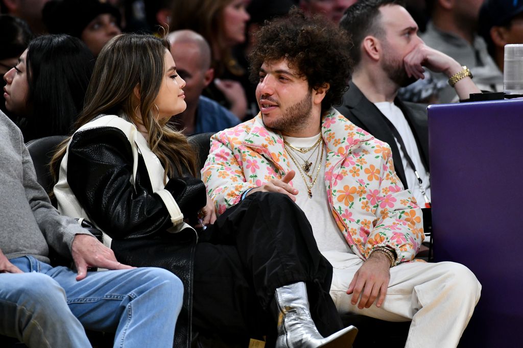 Selena Gomez and Benny Blanco look so loved up during basketball date ...