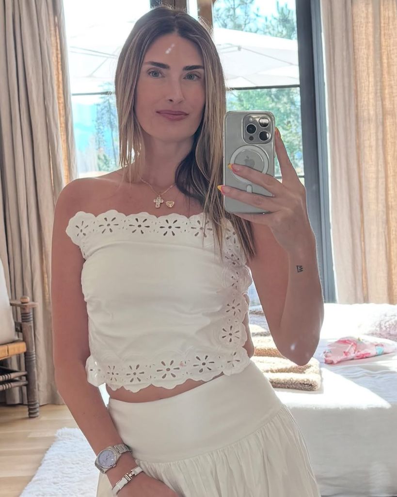 Rhea Durham prend un selfie montrant sa tenue lors de sa fête d'anniversaire à Idao, partagée sur Instagram